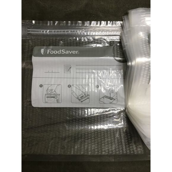 FoodSaver 1-Quart BPA-Free Multilayer Construction Vacuum Zipper Bags, 14 Count - Picture 2 of 3